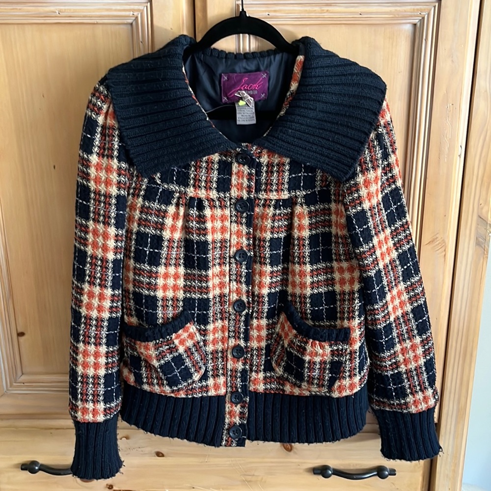 Adorable plaid jacket